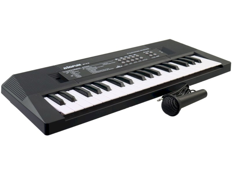 Elektronické piáno na baterie