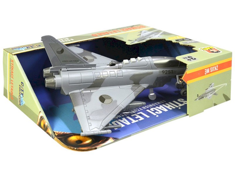 Made Stíhací letadlo na setrvačník na baterie se světlem a zvukem